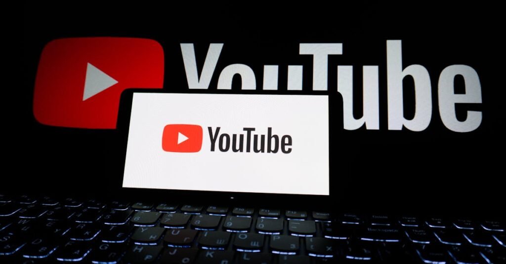 YouTube sticky banner